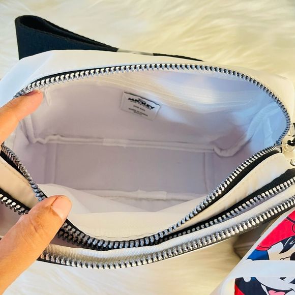 Mickey and Friends Crossbody Bag - Picture 5 of 8